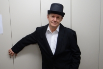 Hinter der Bühne - Lei Blau