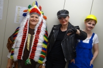 Hinter der Bühne - Lei Blau