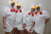 HHinter der Bühne - Lei Blau