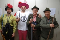 Hinter der Bühne - Lei Blau